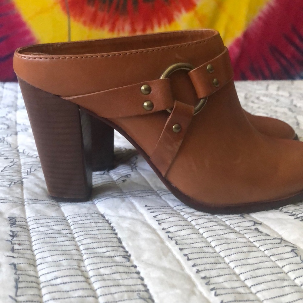 Fyre Clogs - Picture 6 of 10